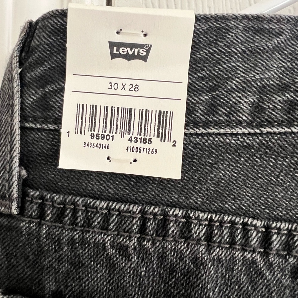 Levi's Women's Black Wedgie Straight Leg Jeans size 30x28 - Picture 5 of 6